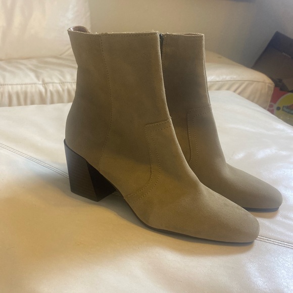 $179 NEW BLONDO Sadie Waterproof Bootie Taupe Suede Size 10 BLOCK HEEL SQAURE - Picture 3 of 14